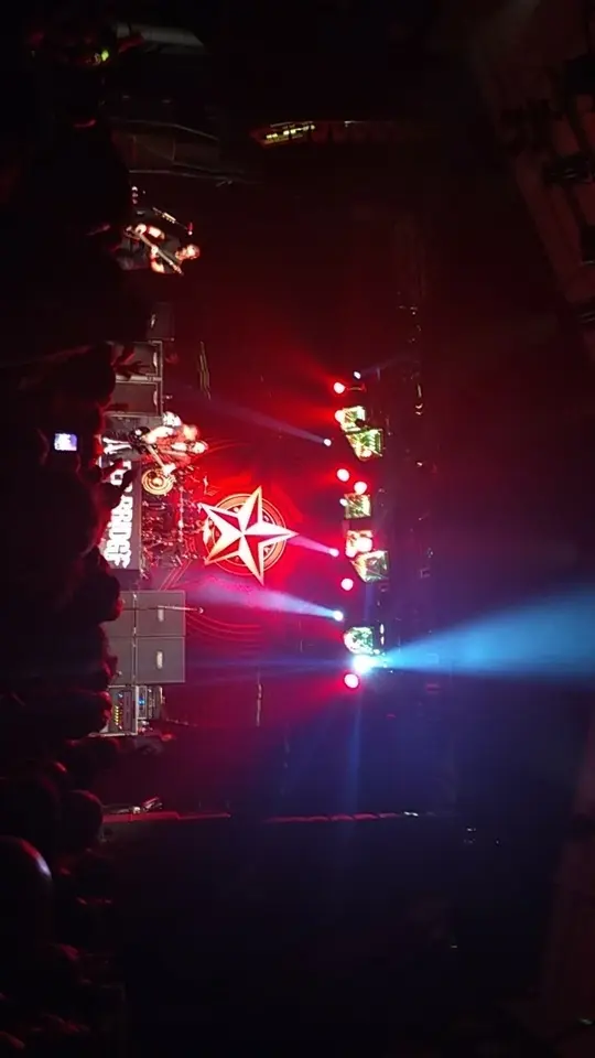Étoile rouge, fin de show
