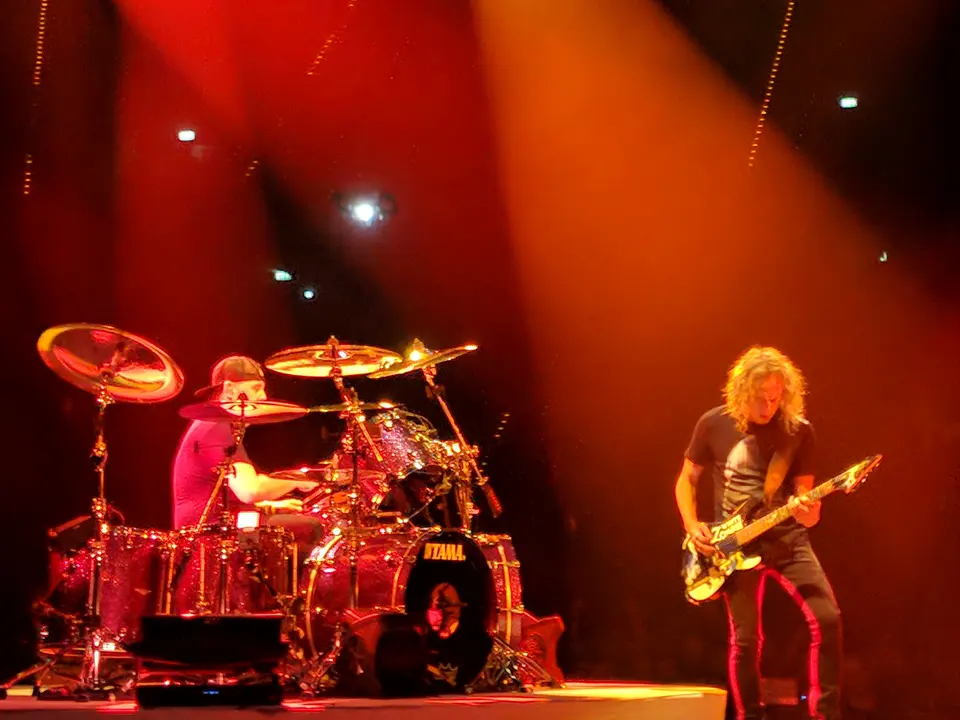 Lars et Kirk sous le rouge