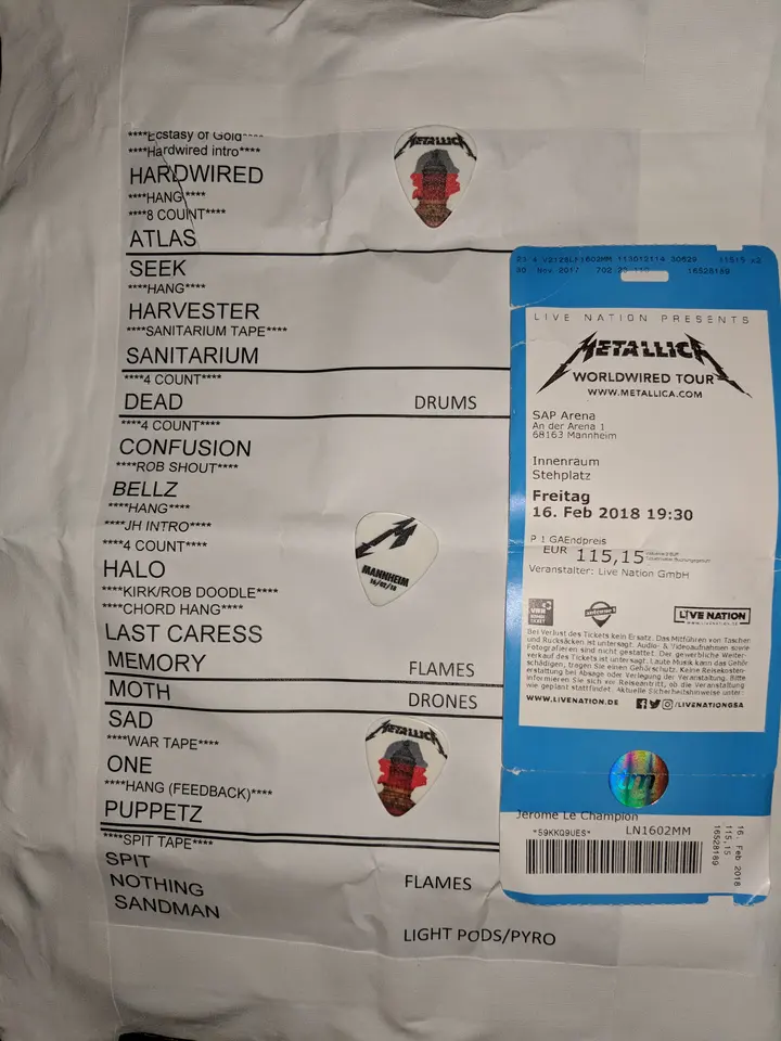 Setlist, médiators et billet