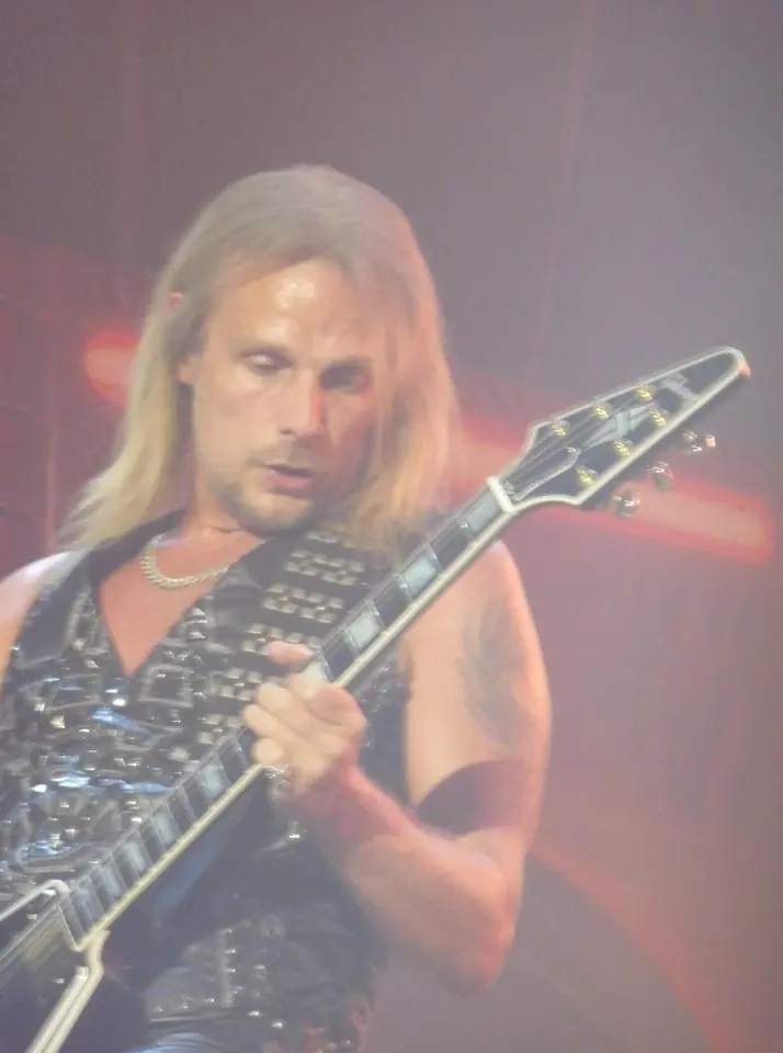 Richie Faulkner, tout près