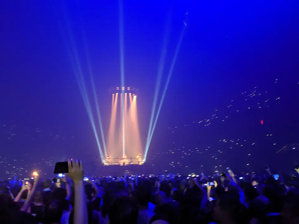 Faisceaux de lumière sur la B-stage