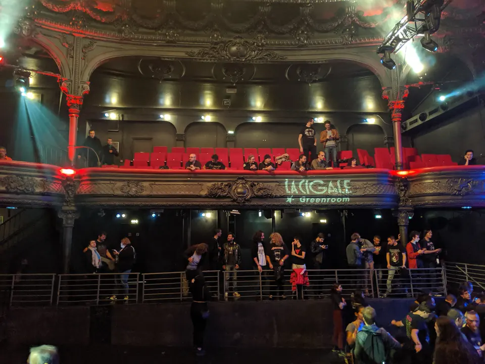 Les balcons dorés de la Cigale