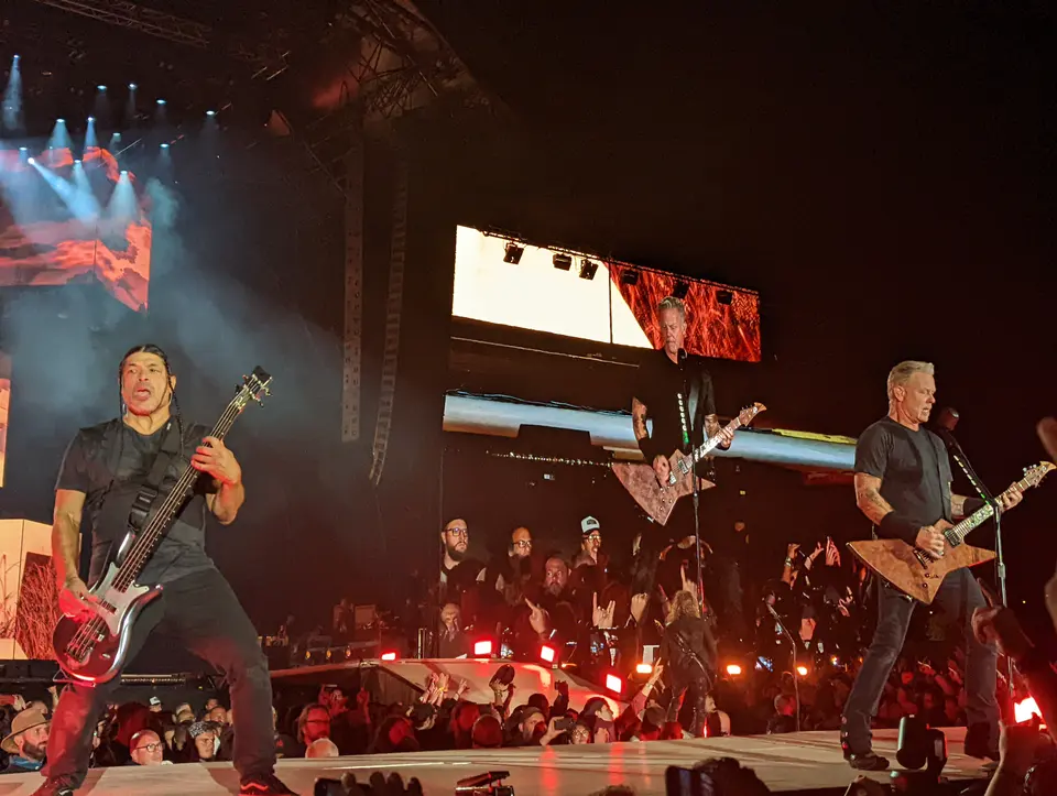 Trujillo, Hammett et Hetfield en ligne