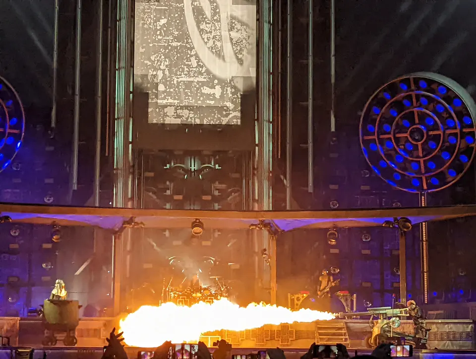Lance-flammes sur la marmite