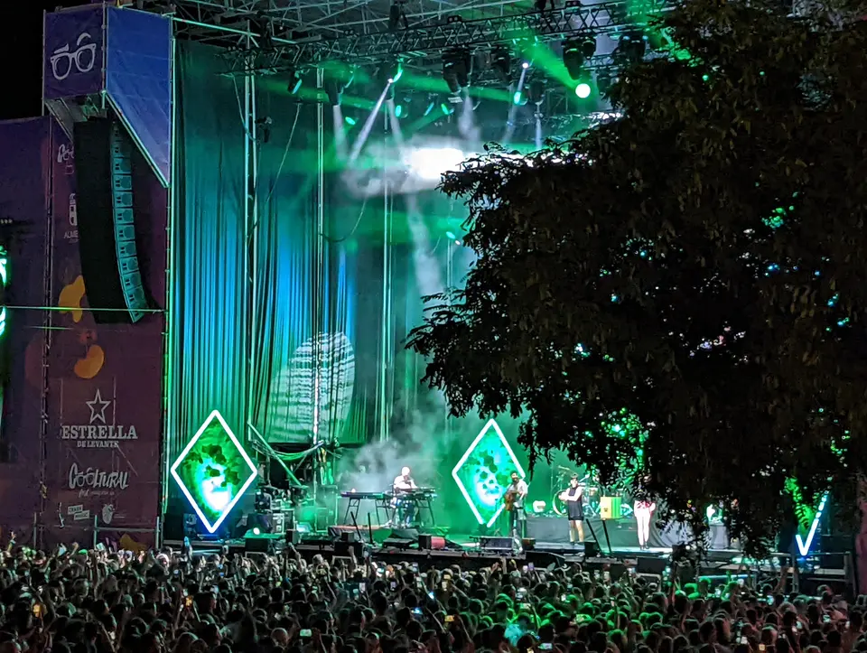 Lasers verts sur la grande scène