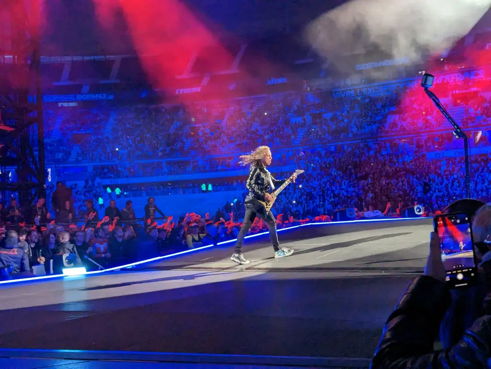 Kirk Hammett, rouge et bleu