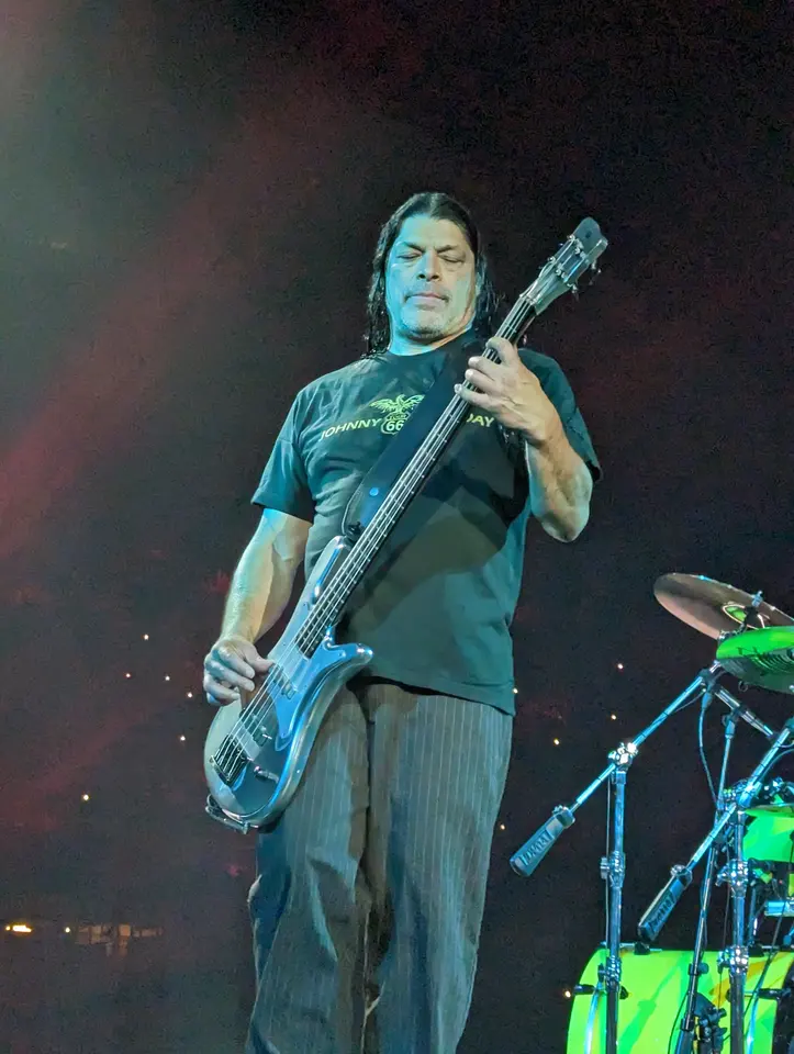 Robert Trujillo, tout près