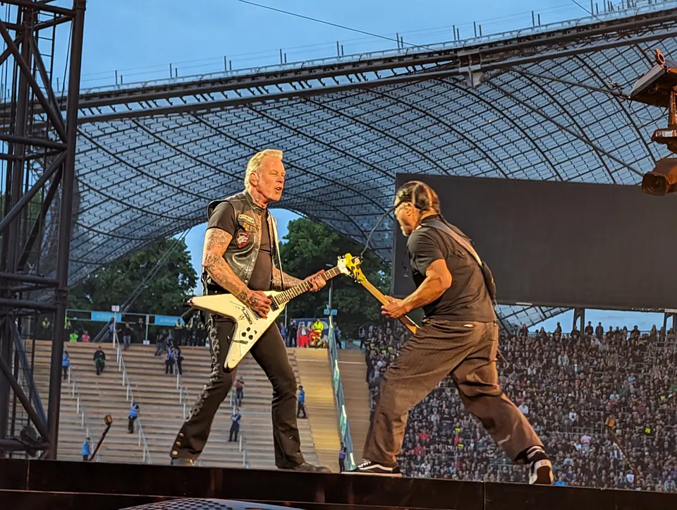 Hetfield et Trujillo, face à face