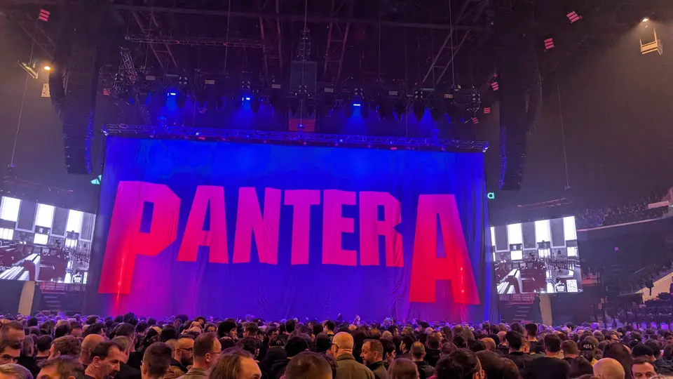 Le rideau PANTERA avant l'assaut