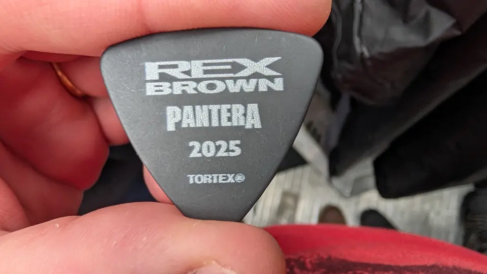 Médiator Rex Brown attrapé !