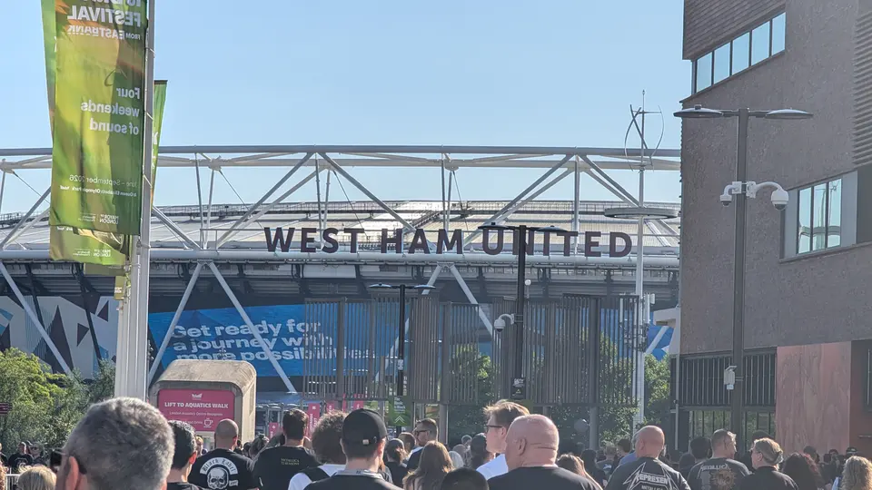 File d'attente devant le London Stadium
