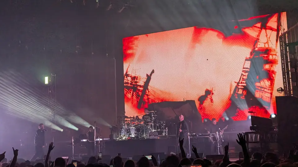 Architects, écran en feu